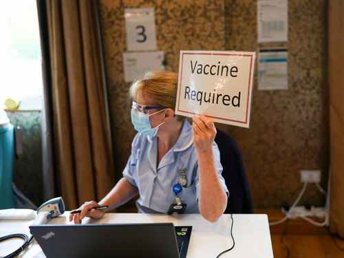 Scientists urge government to roll out ‘surge’ vaccinations in bid to curb spread of Indian variant